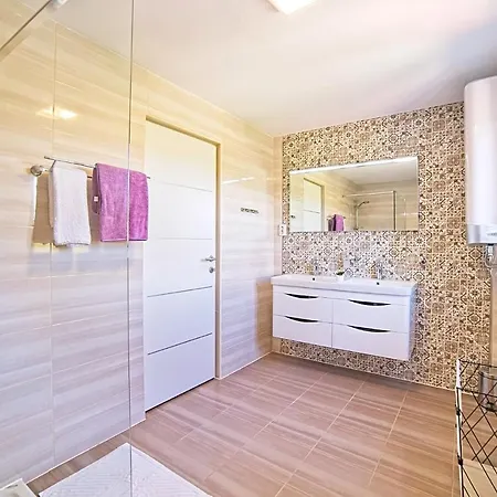 Vakantiehuis House Rab Kampor