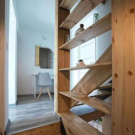 House Rab Кампор